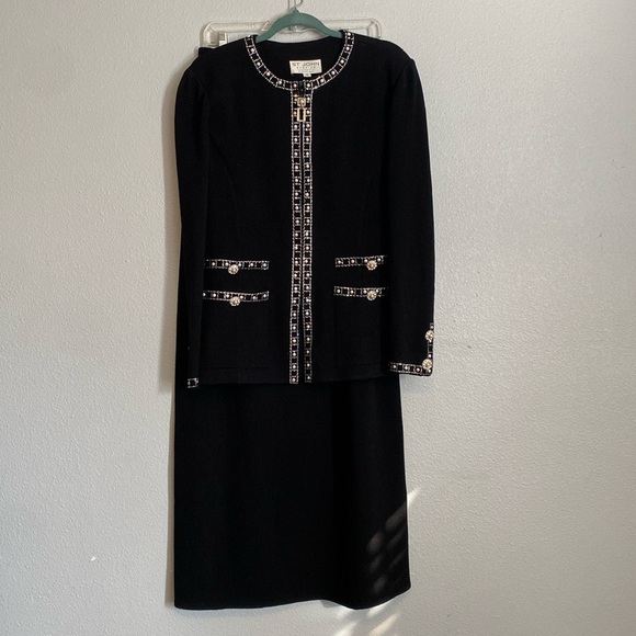 St. John Evening Crystal Embellishments Skirt Suit Set 2 Piece Two Piece - Picture 1 of 7